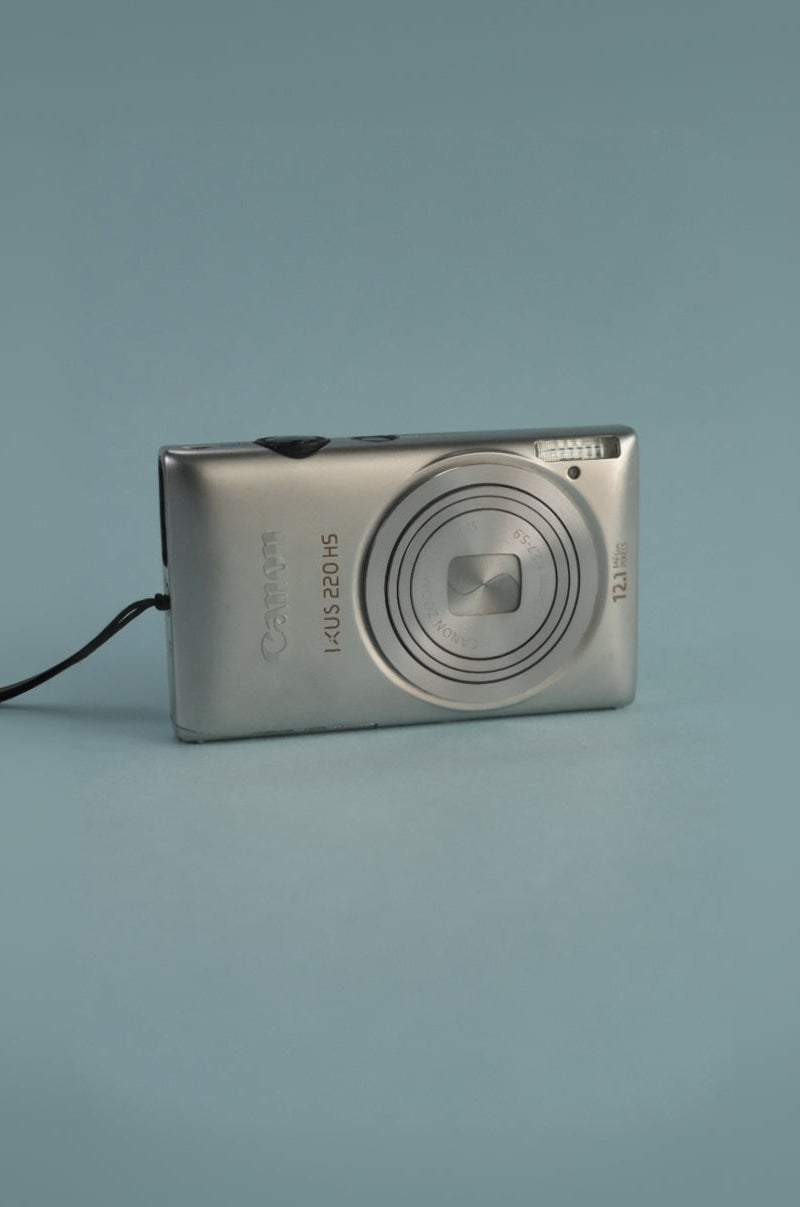 Canon IXUS 220 HS