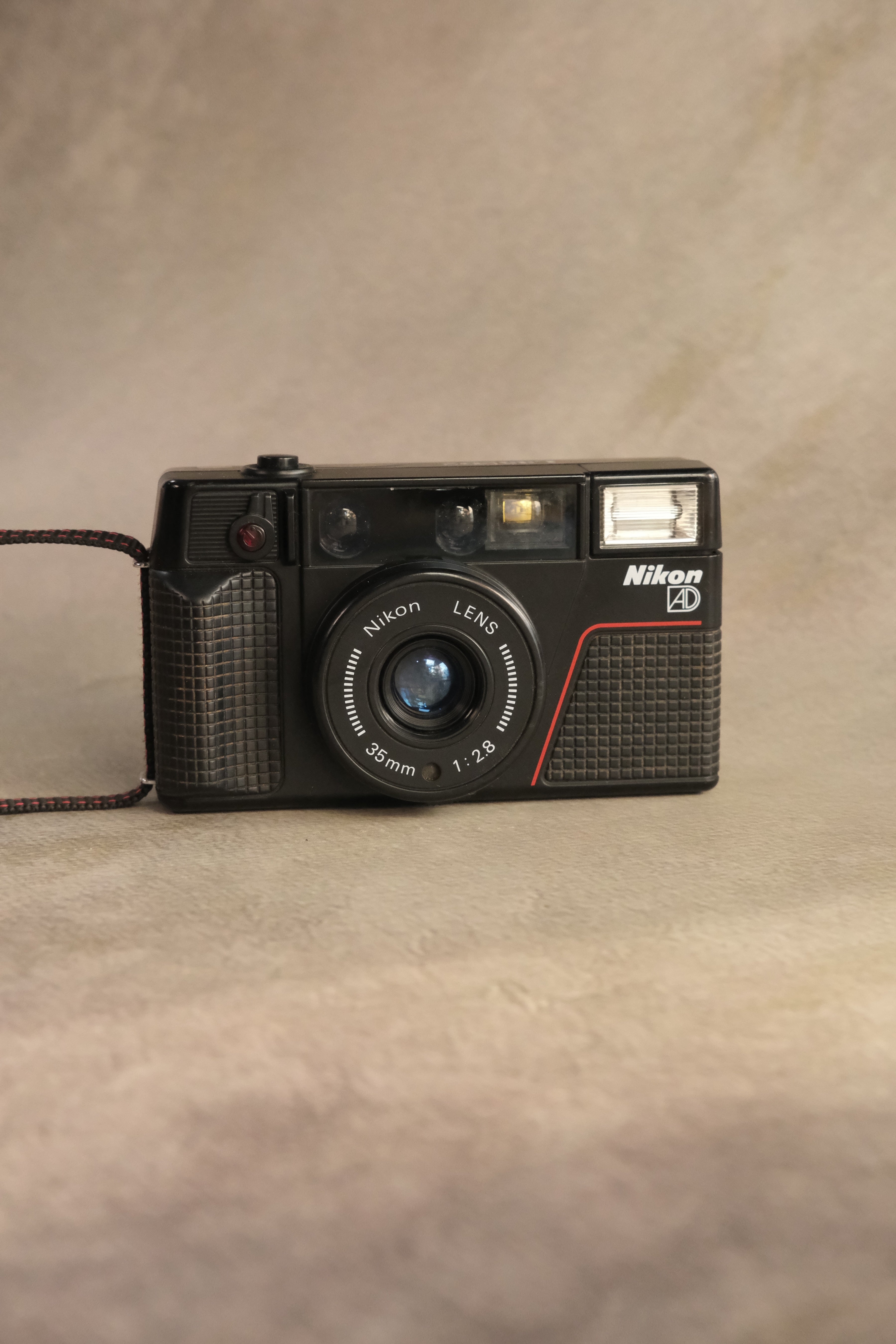 Nikon L35 AD2 – filmcameras.In