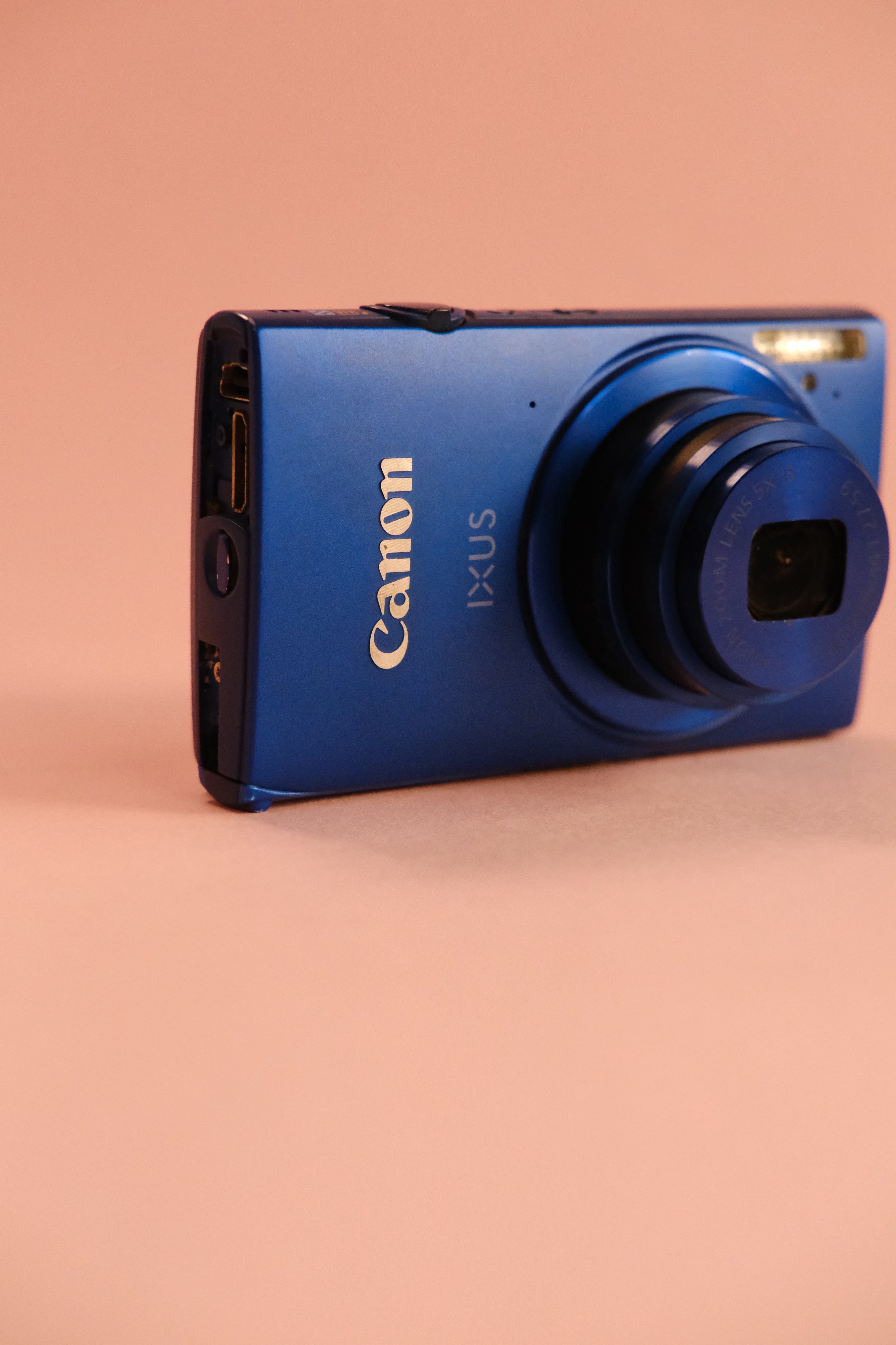 Canon IXUS 240 HS