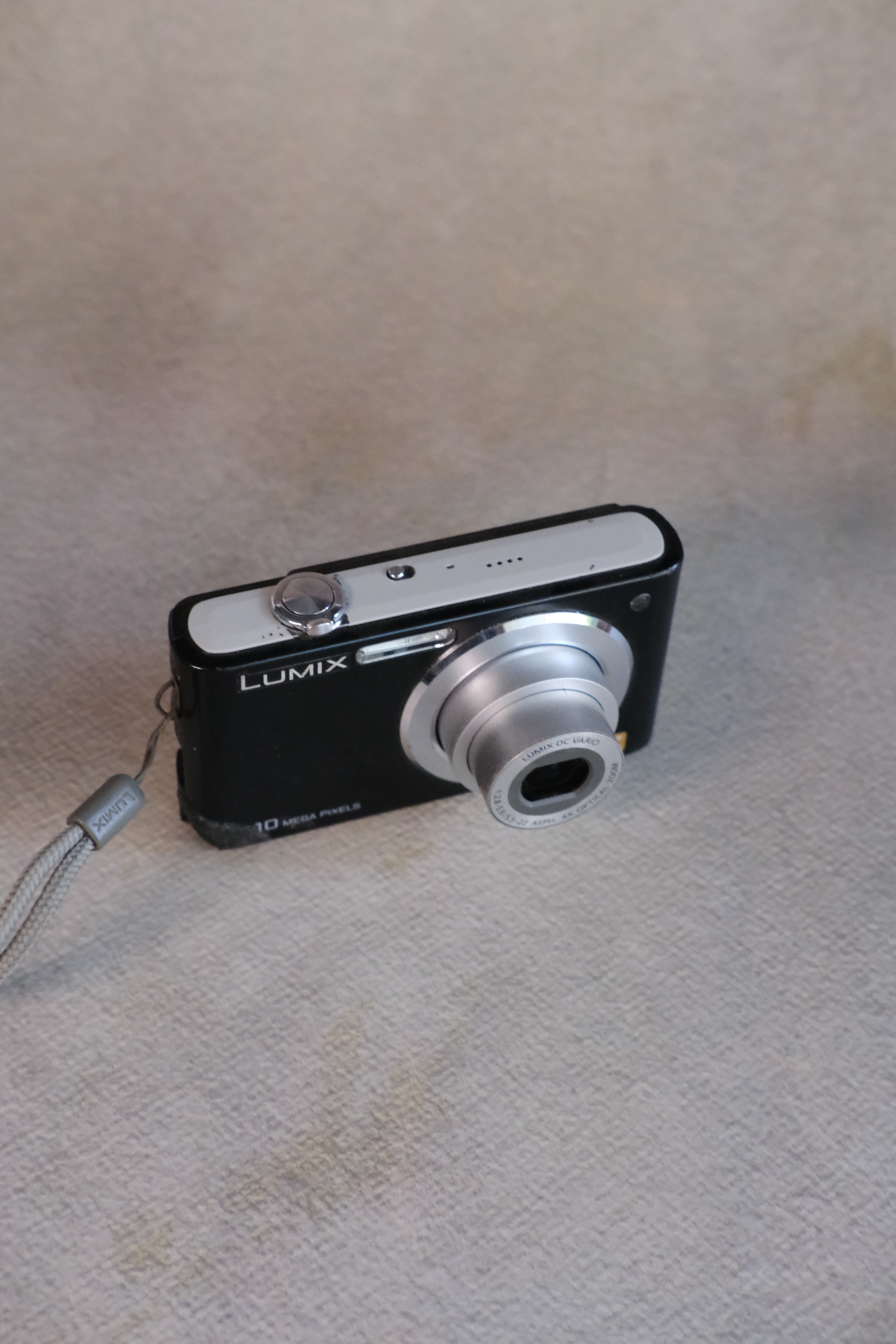 Panasonic Lumix DMC-F2