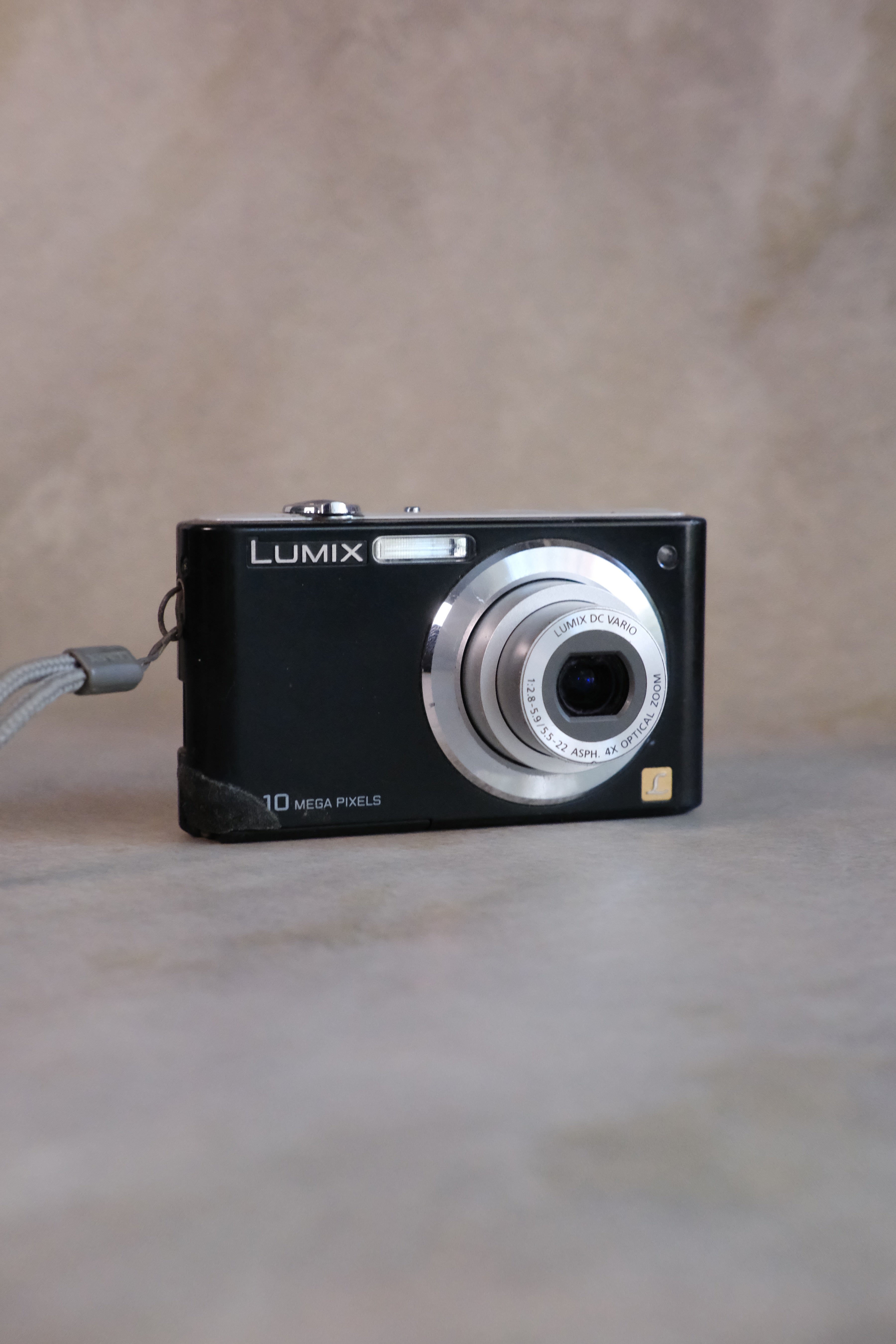 Panasonic Lumix DMC-F2