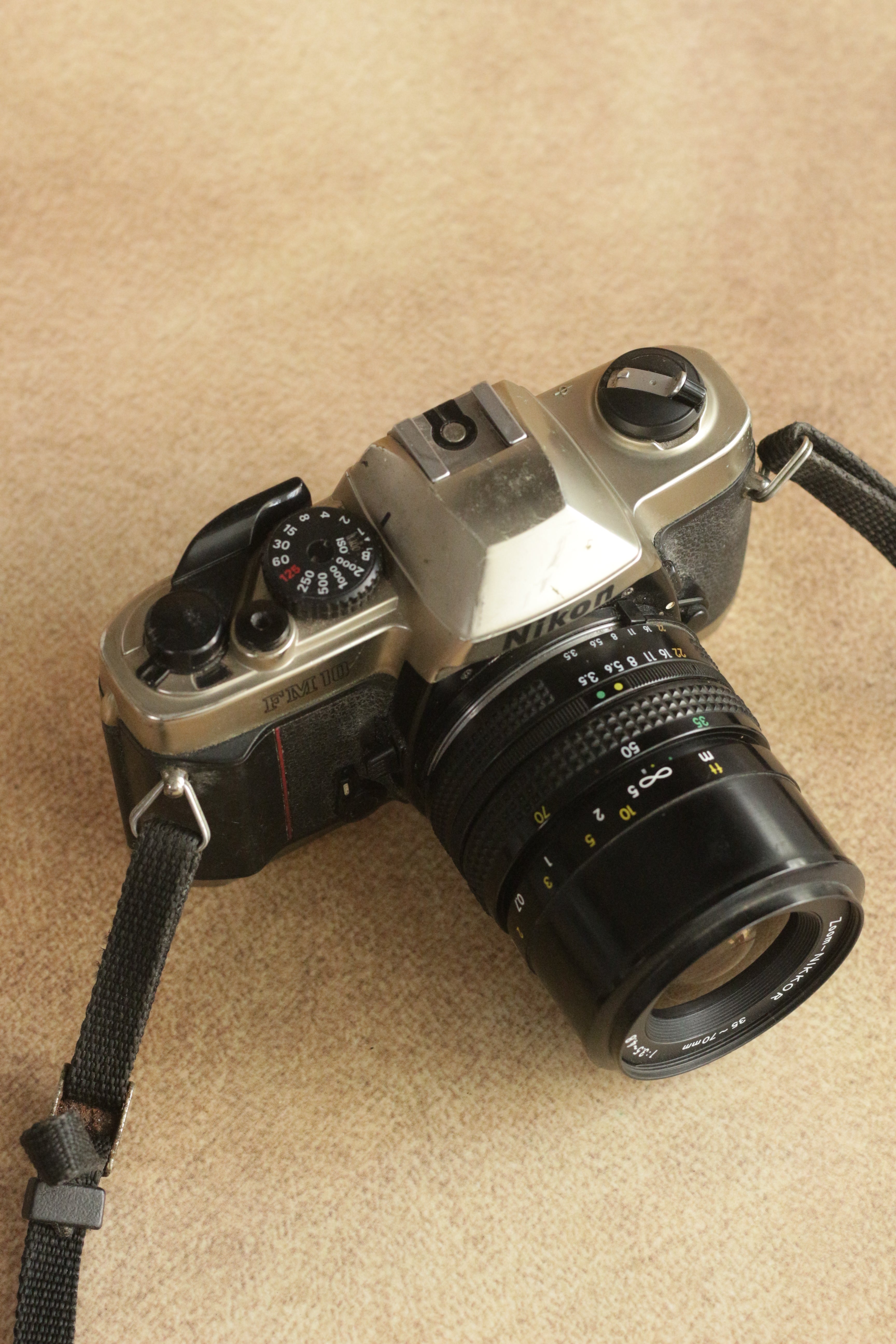 Nikon FM10 zoom NIKKOR 35-70mm 専用ケース付き Nikon 一眼レフカメラ FM10 標準セット