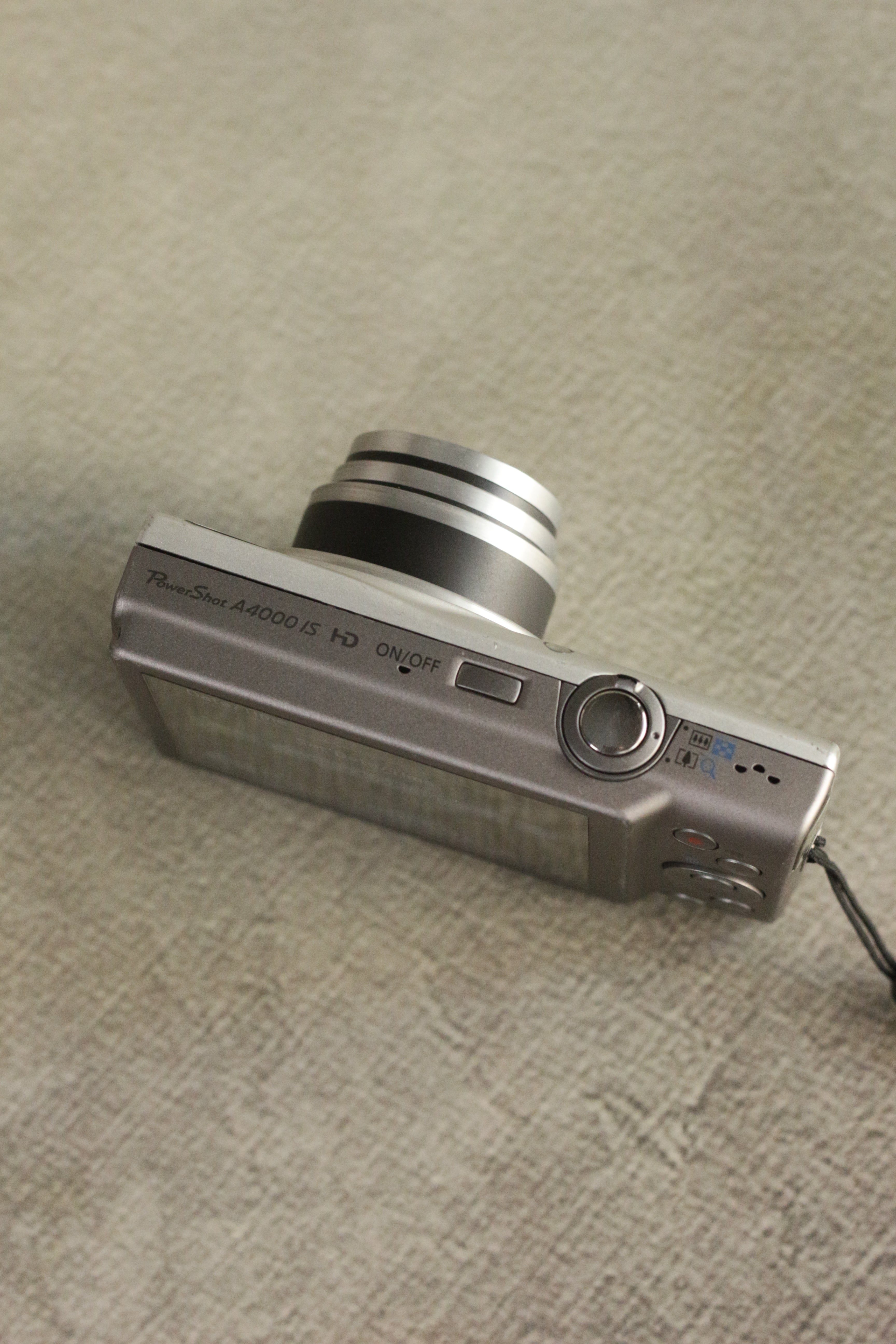 Canon Powershot A4000 IS