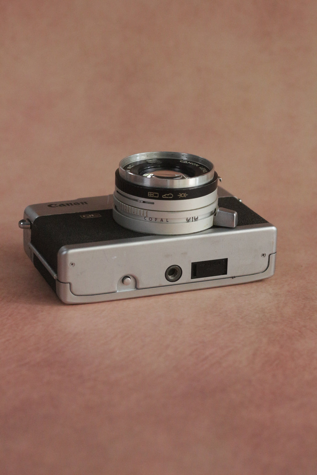 Canon Canonet QL17