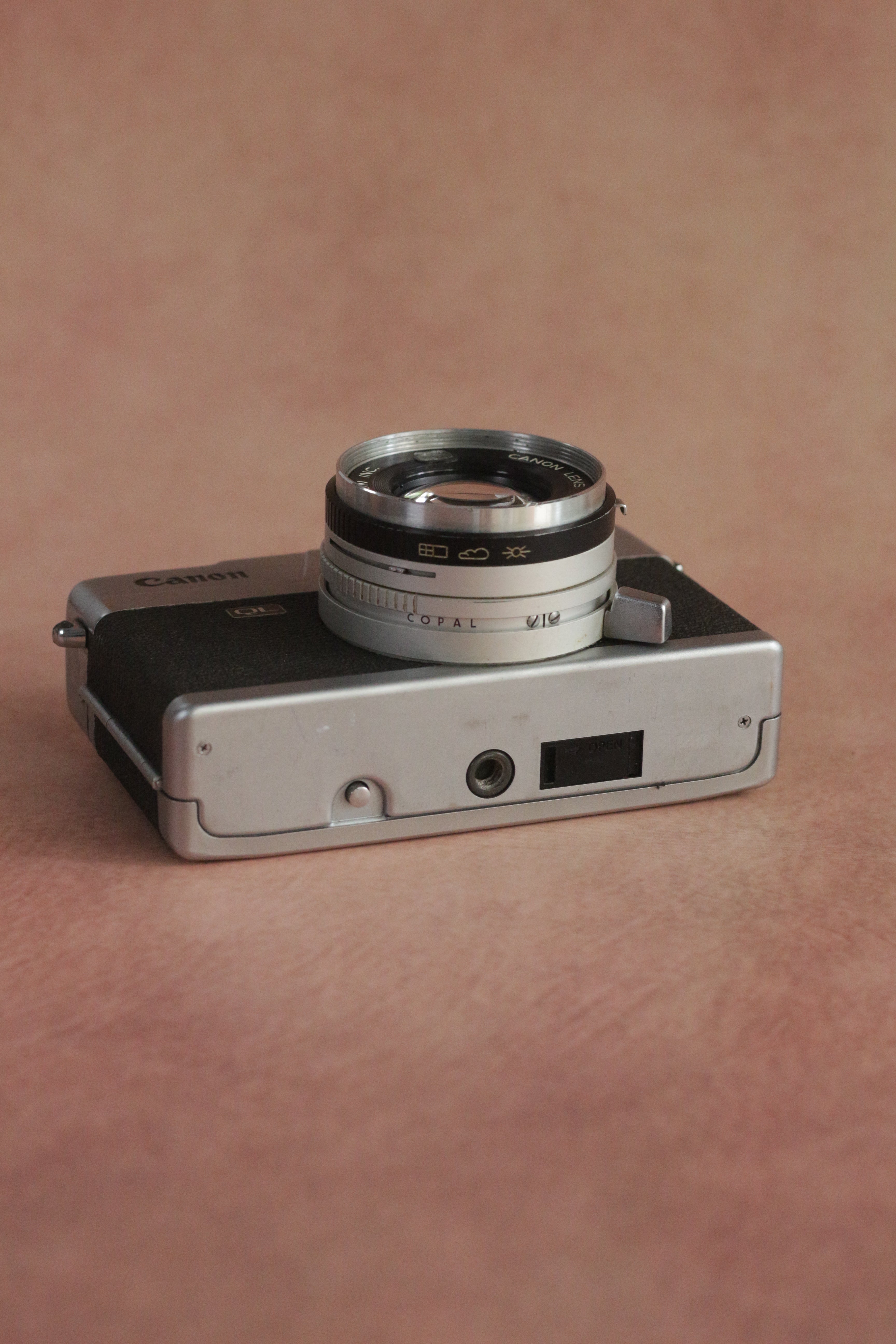 Canon Canonet QL17