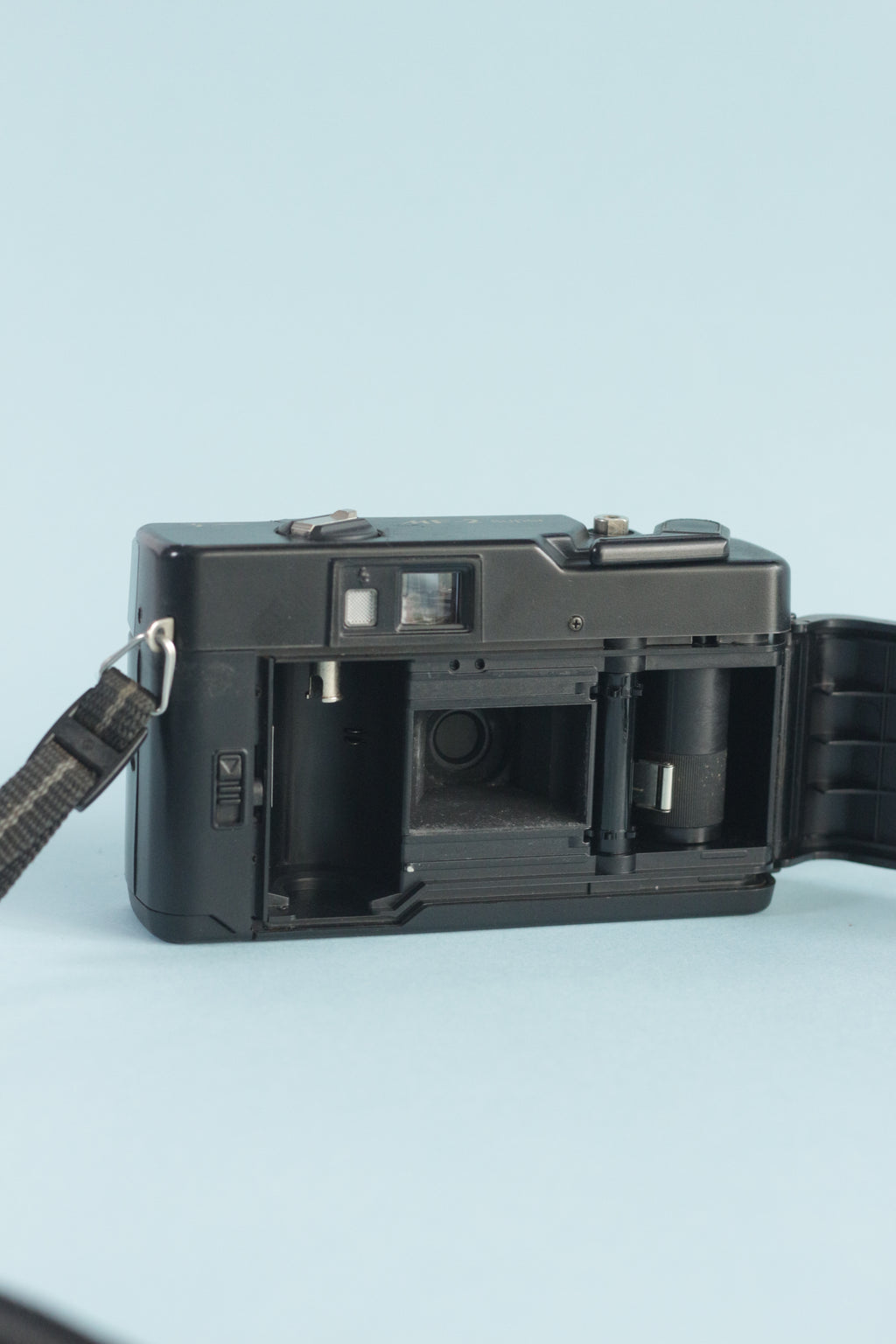 Yashica MF2