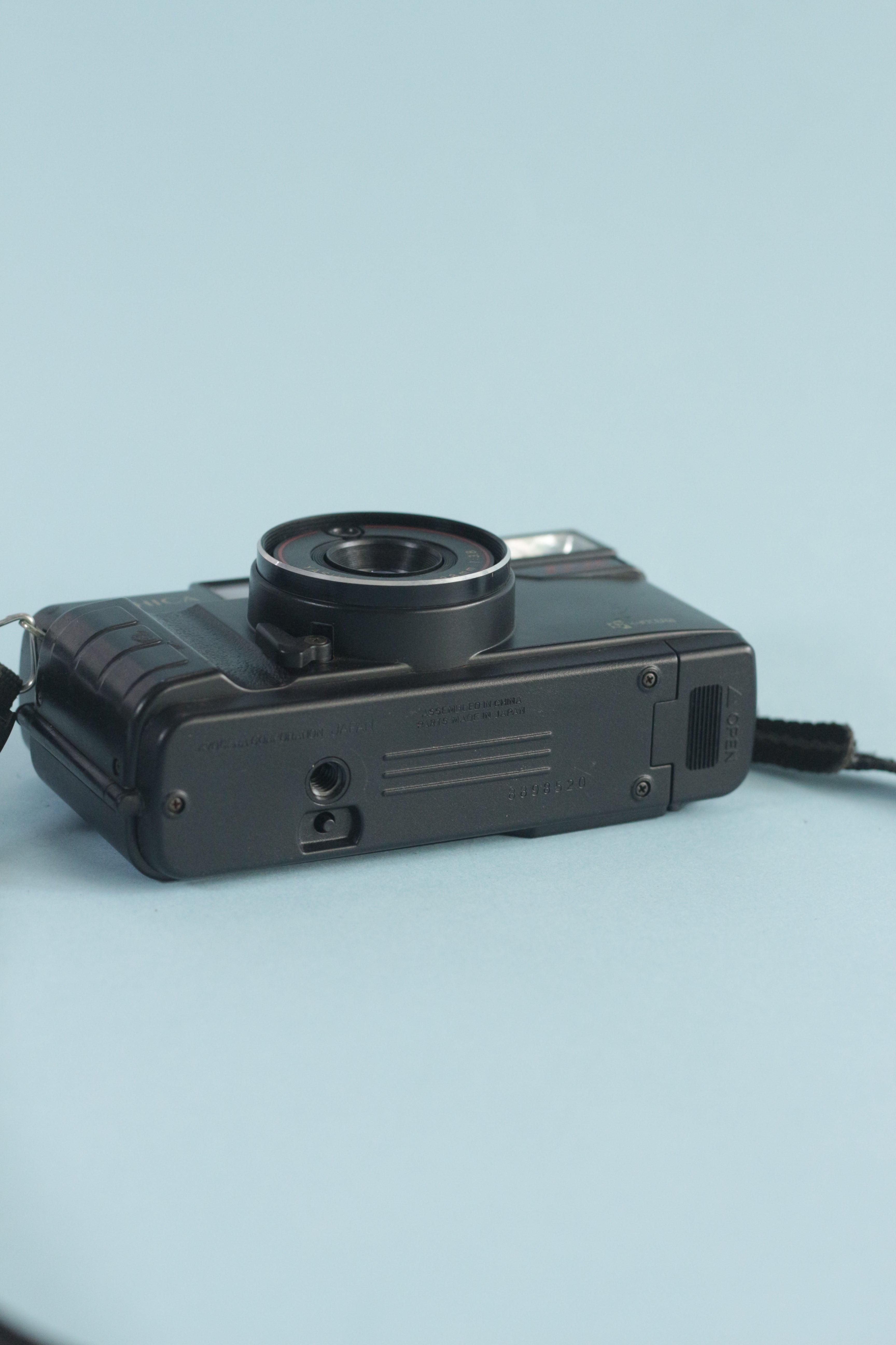 Yashica MF2