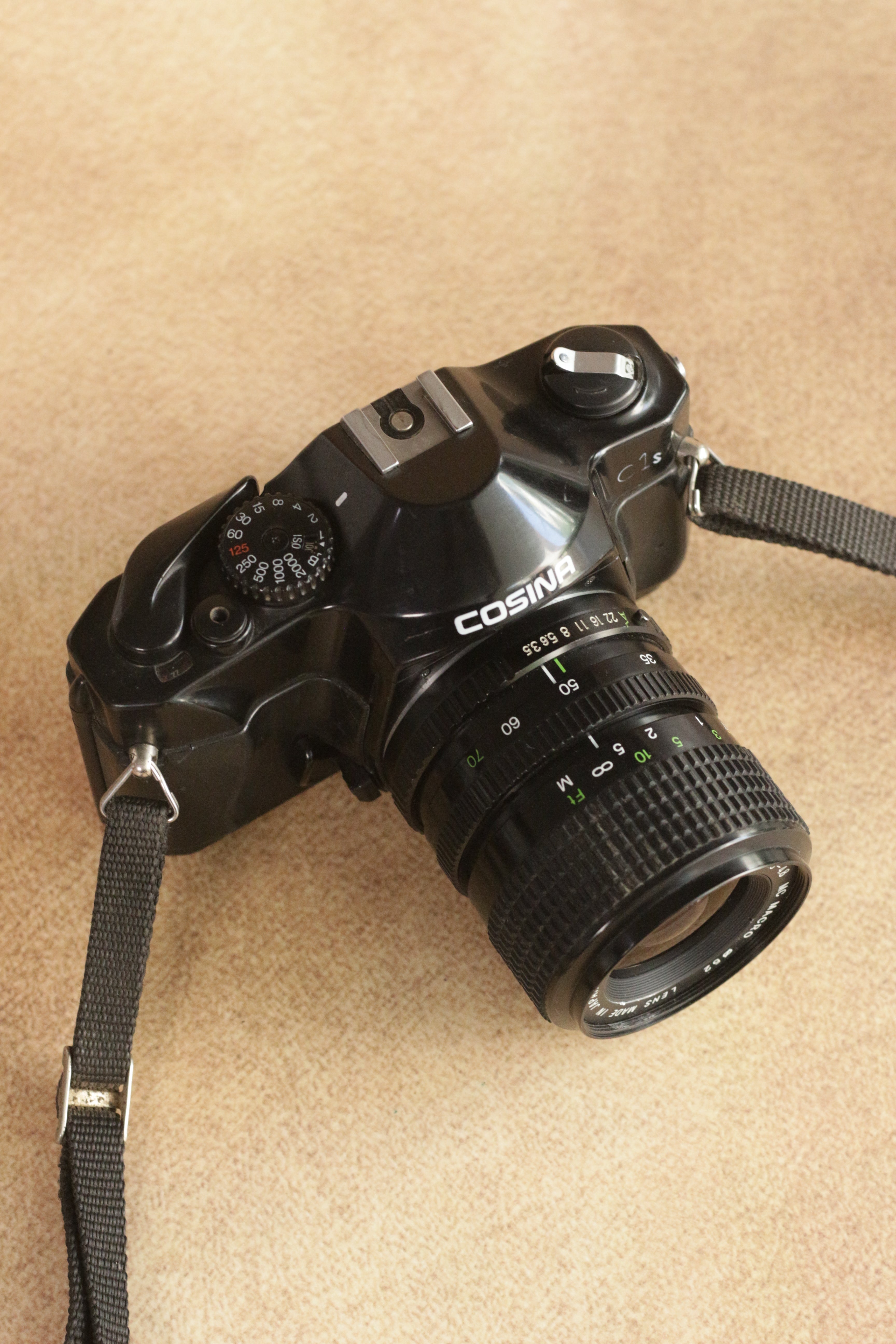 Cosina C1S + MC Cosina Zoom 35-70mm F3.5-4.5