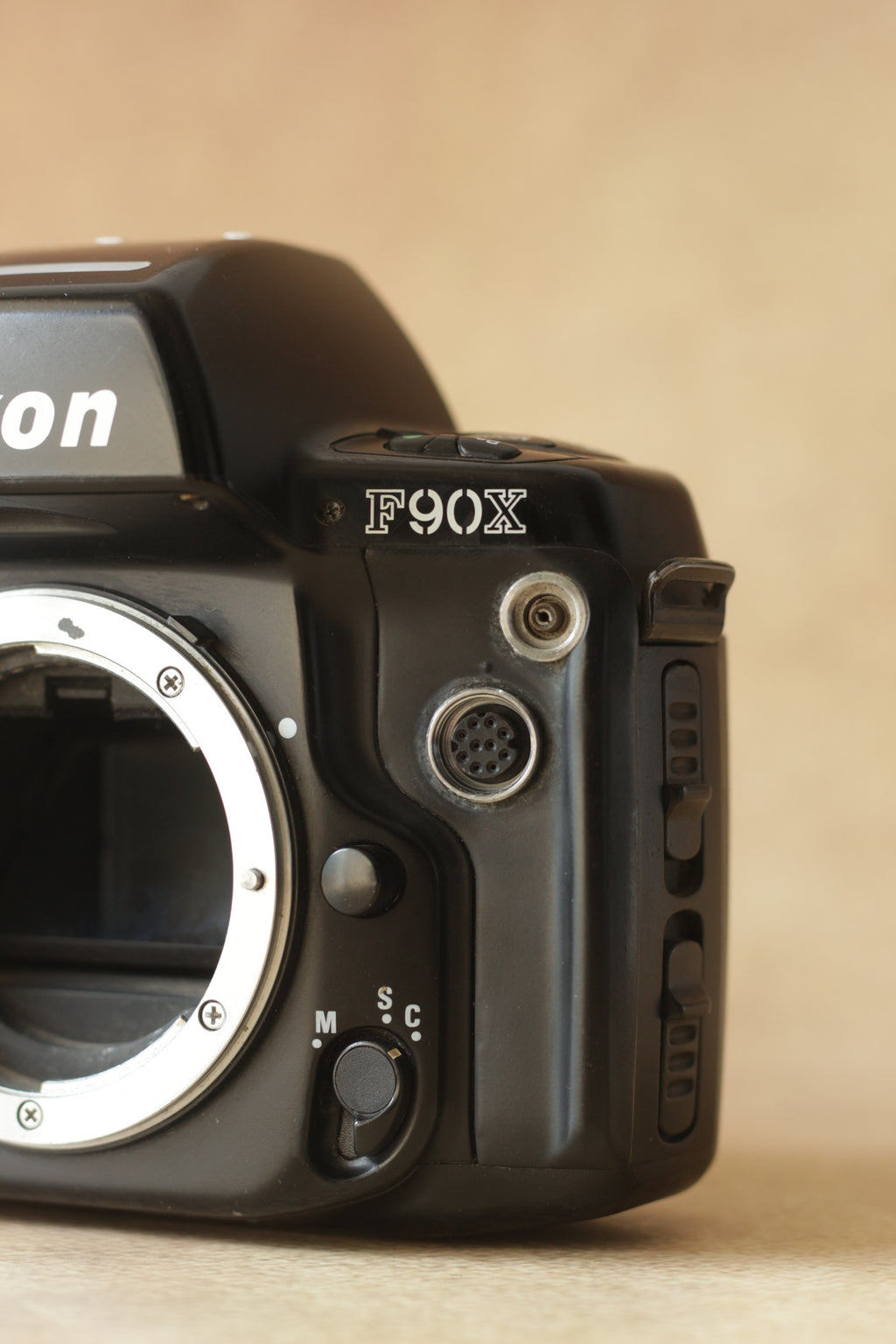 Nikon F90X + Nikkor AF 50mm f/1.4D