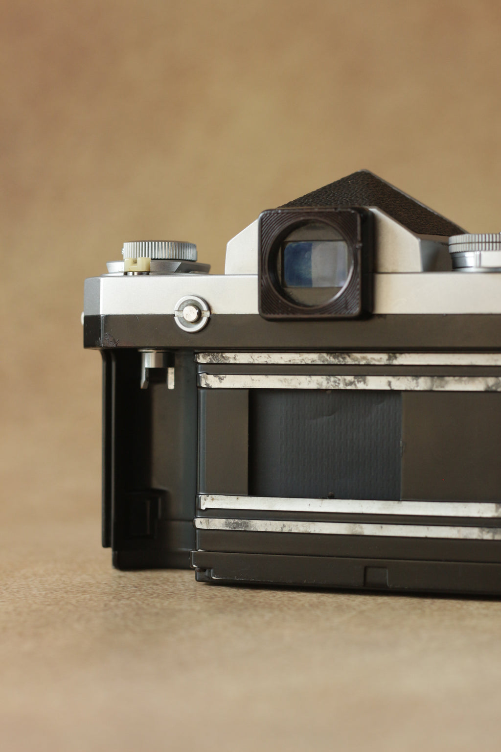 Nikon F + Nikkor-H Auto 50mm f/2 Lens