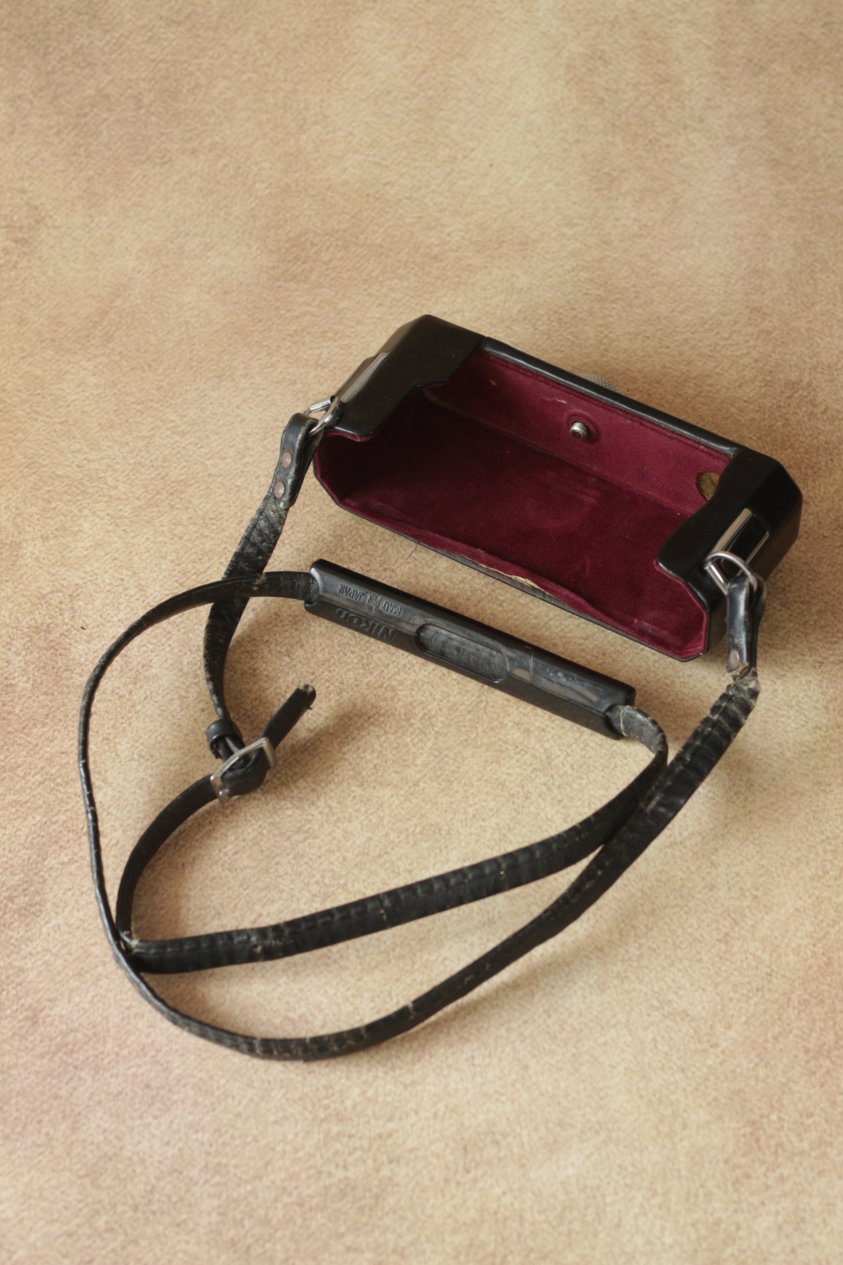 Nikon F + Nikkor-H Auto 50mm f/2 Lens