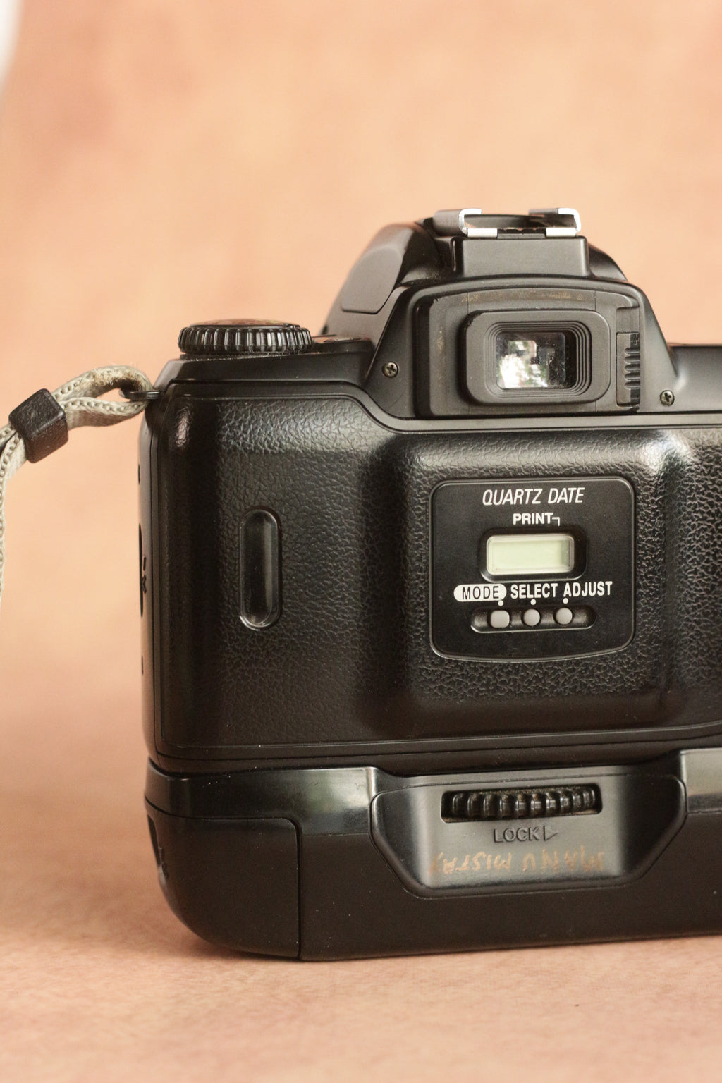 Nikon F65 + Nikkor AF 35-70mm F3.5-4.5 + battery grip