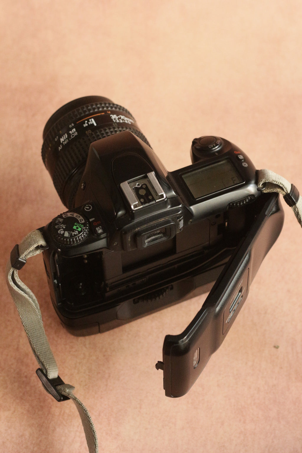 Nikon F65 + Nikkor AF 35-70mm F3.5-4.5 + battery grip