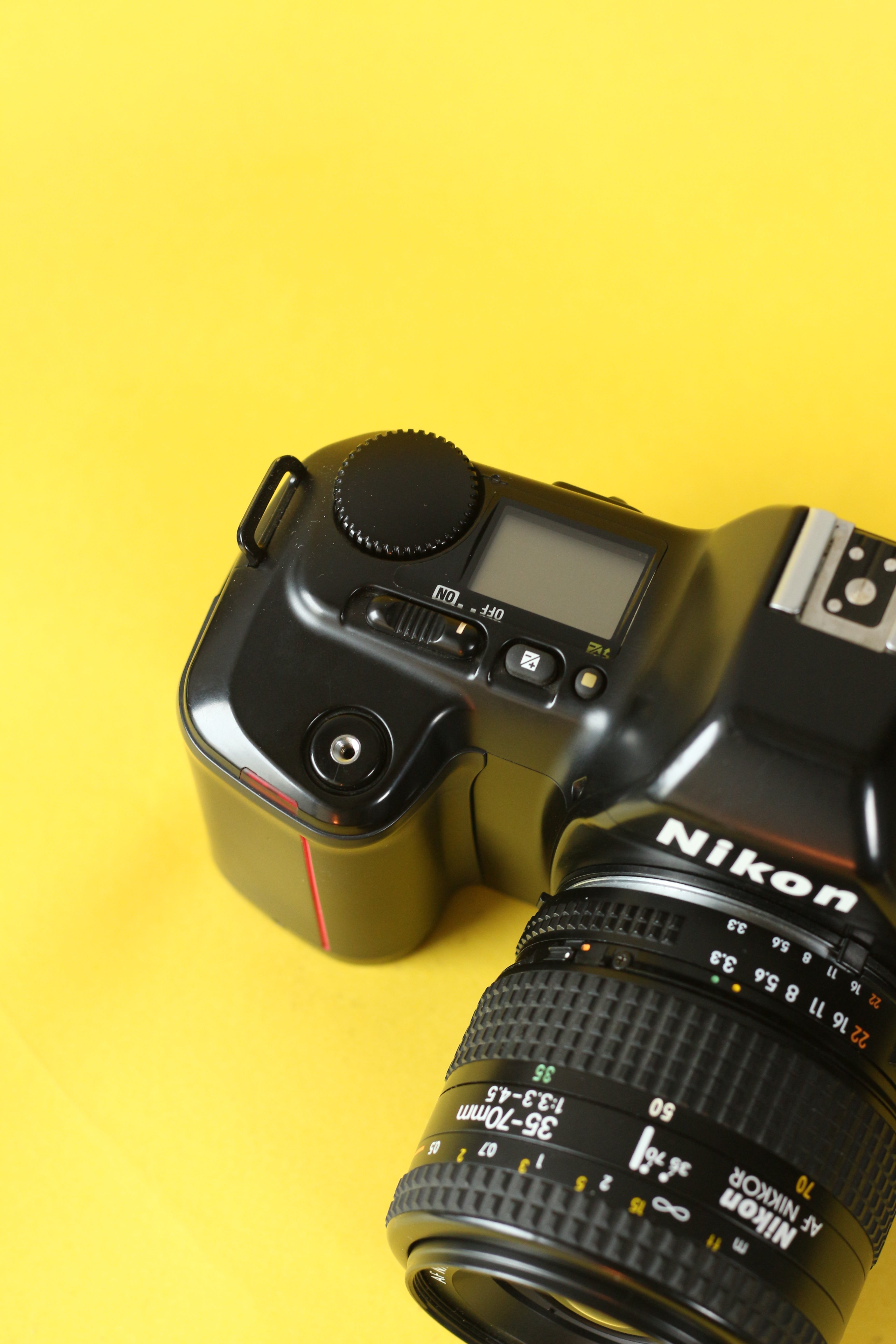 Nikon F-601M + Nikkor AF 35–80mm D Zoom