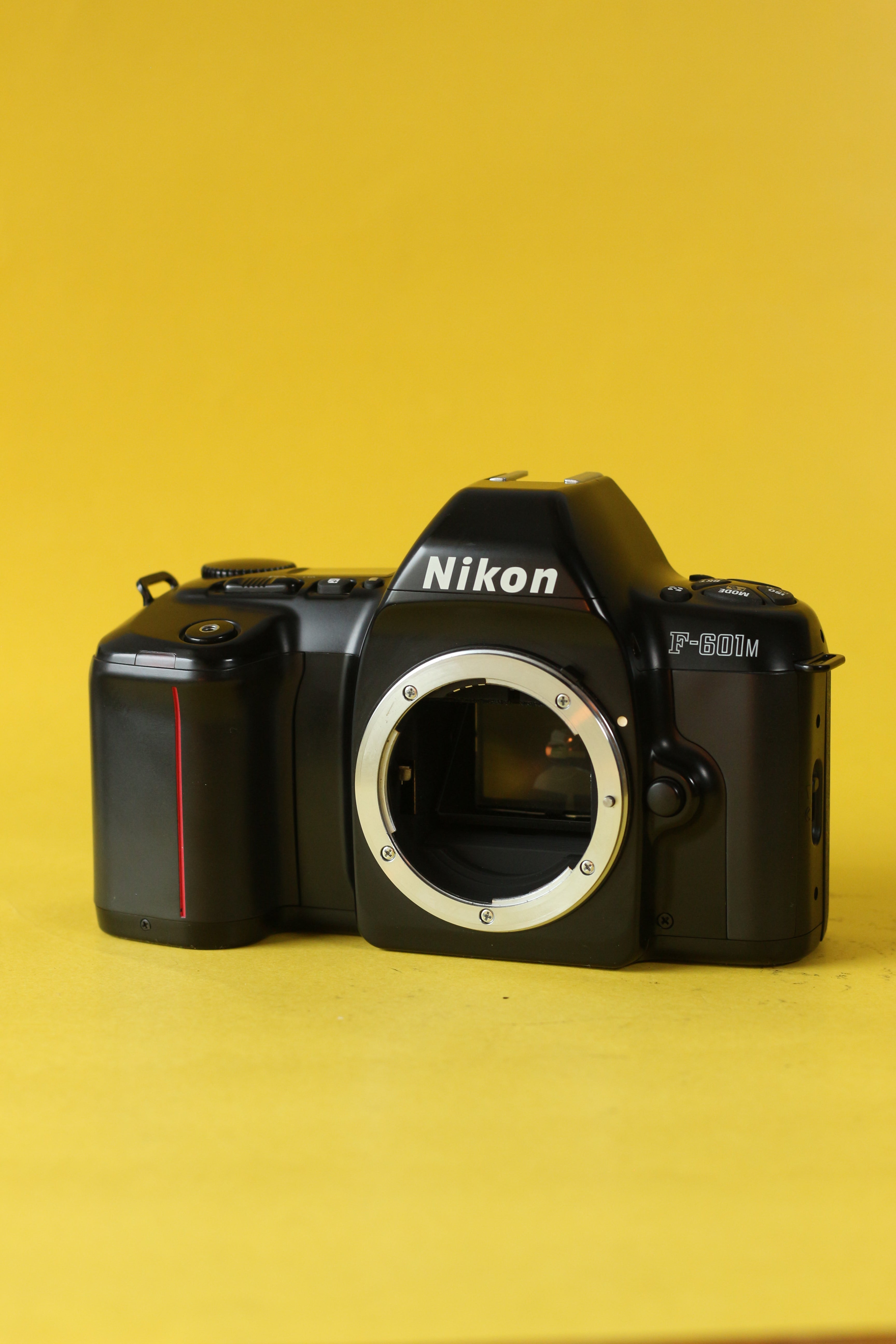 Nikon F-601M + Nikkor AF 35–80mm D Zoom
