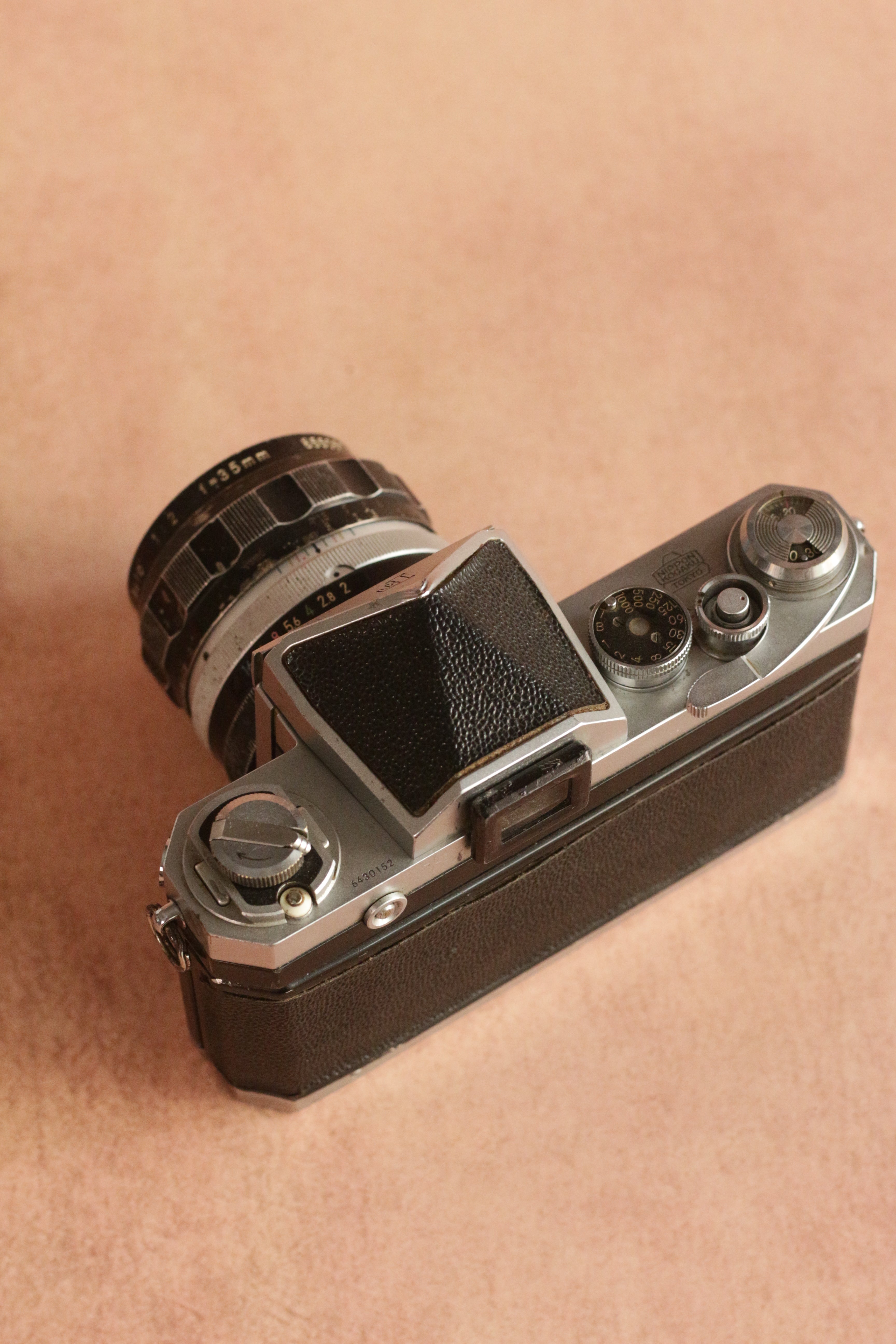 Nikon F + Nikkor-O.C Auto 35mm F2 (non-AI)
