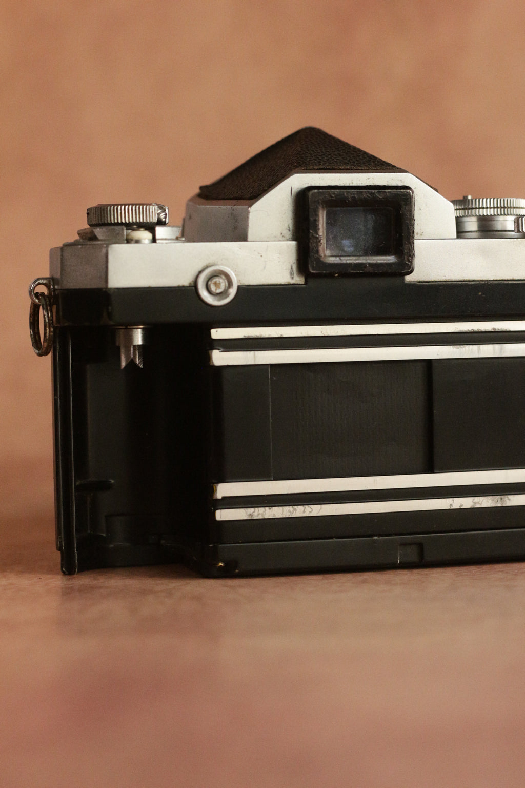 Nikon F + Nikkor-O.C Auto 35mm F2 (non-AI)