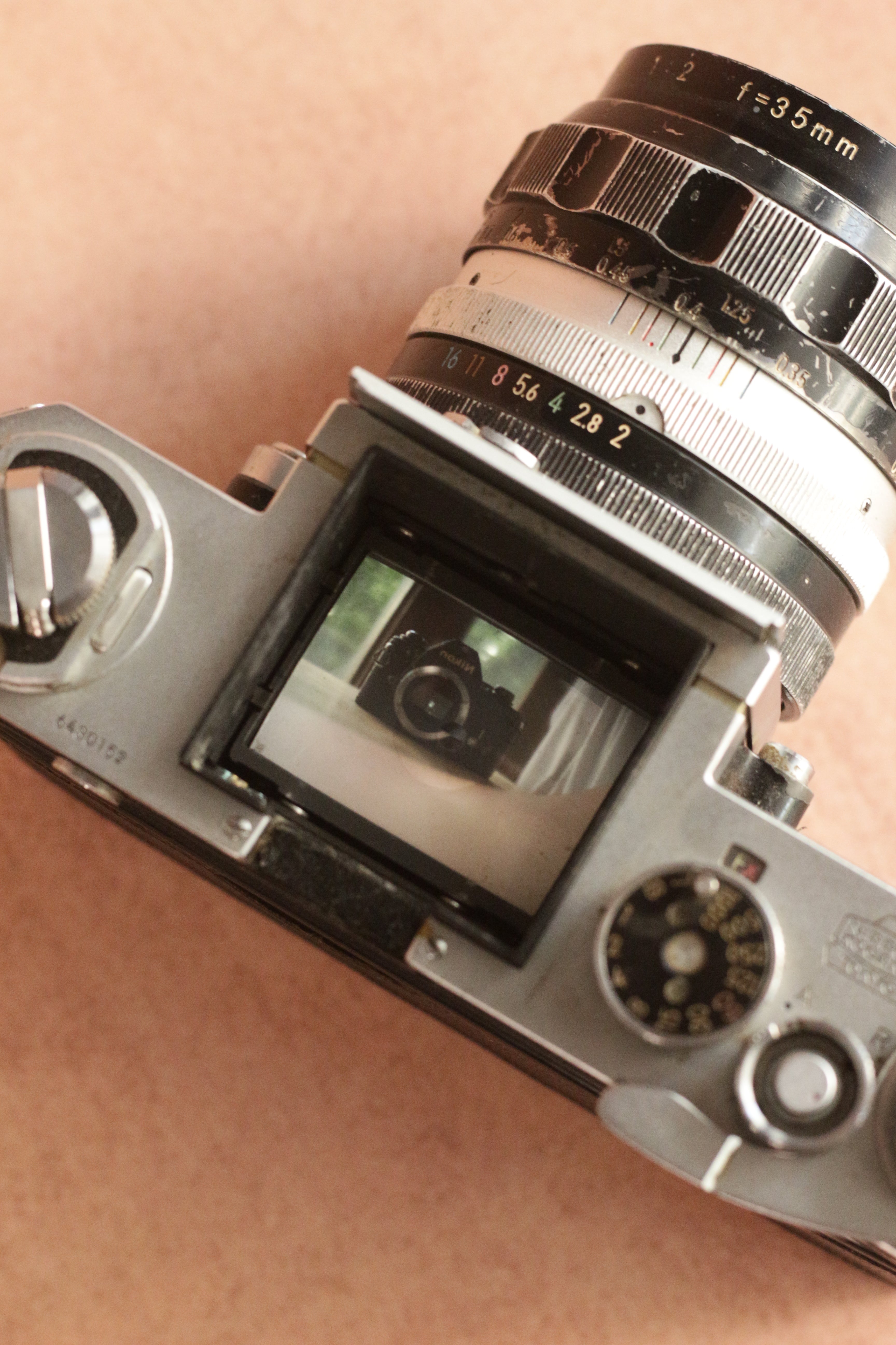 Nikon F + Nikkor-O.C Auto 35mm F2 (non-AI)