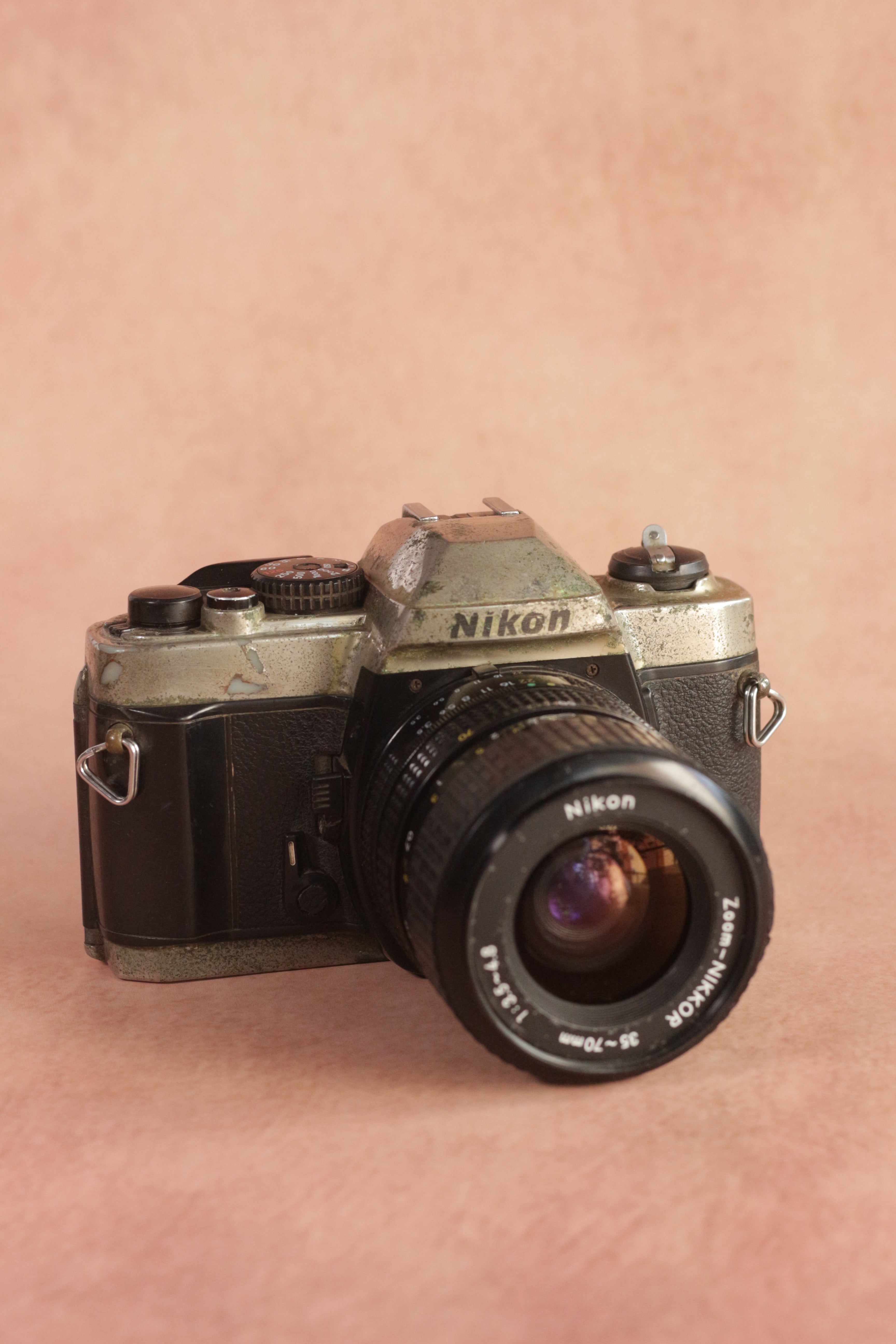 Nikon FM10 + Nikkor 35-70mm zoom