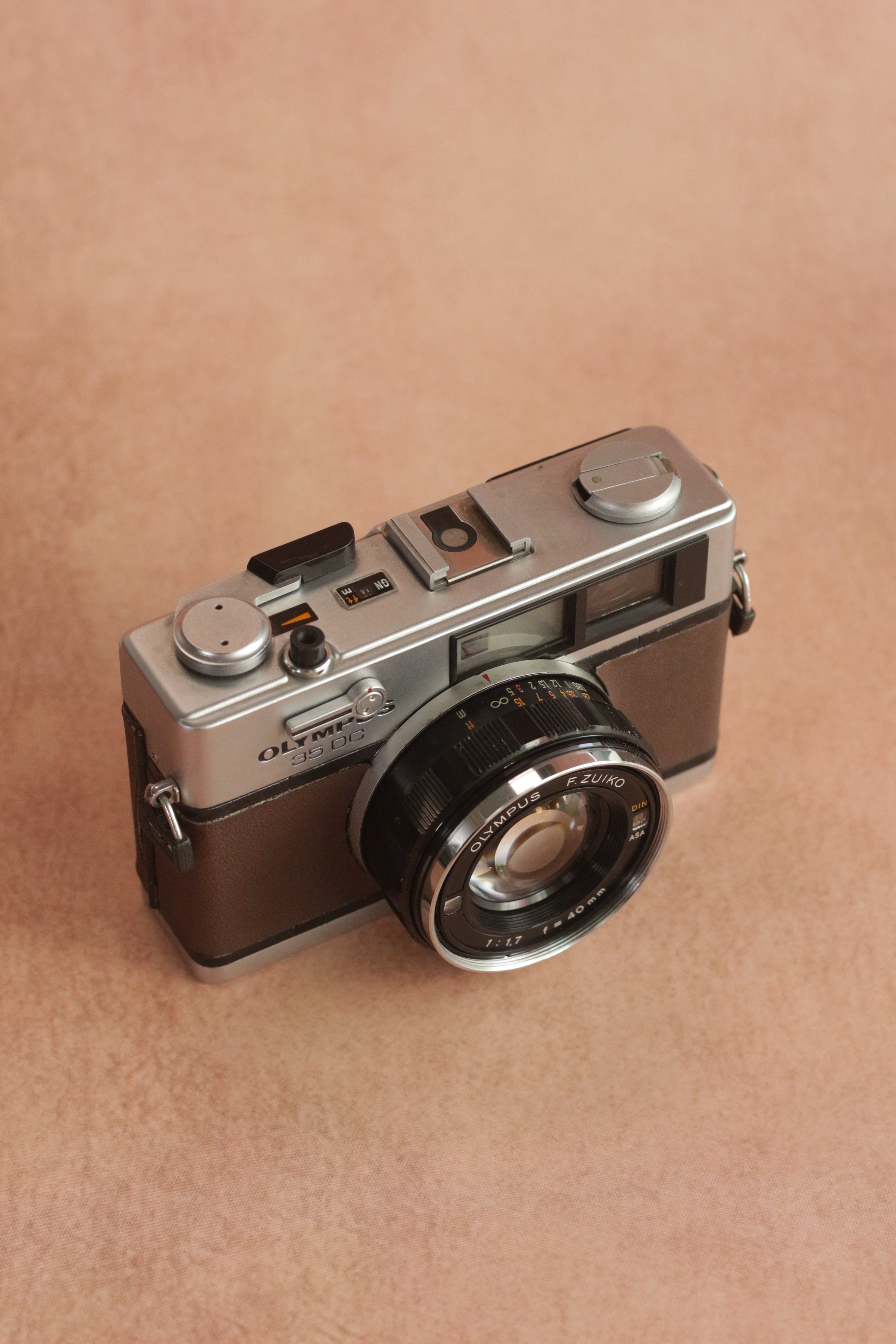 OLYMPUS　35DC（動作美品） ジャンク OLYMPUS 35 DC (BC)のレストア – Paraíso de desejos mundanos.