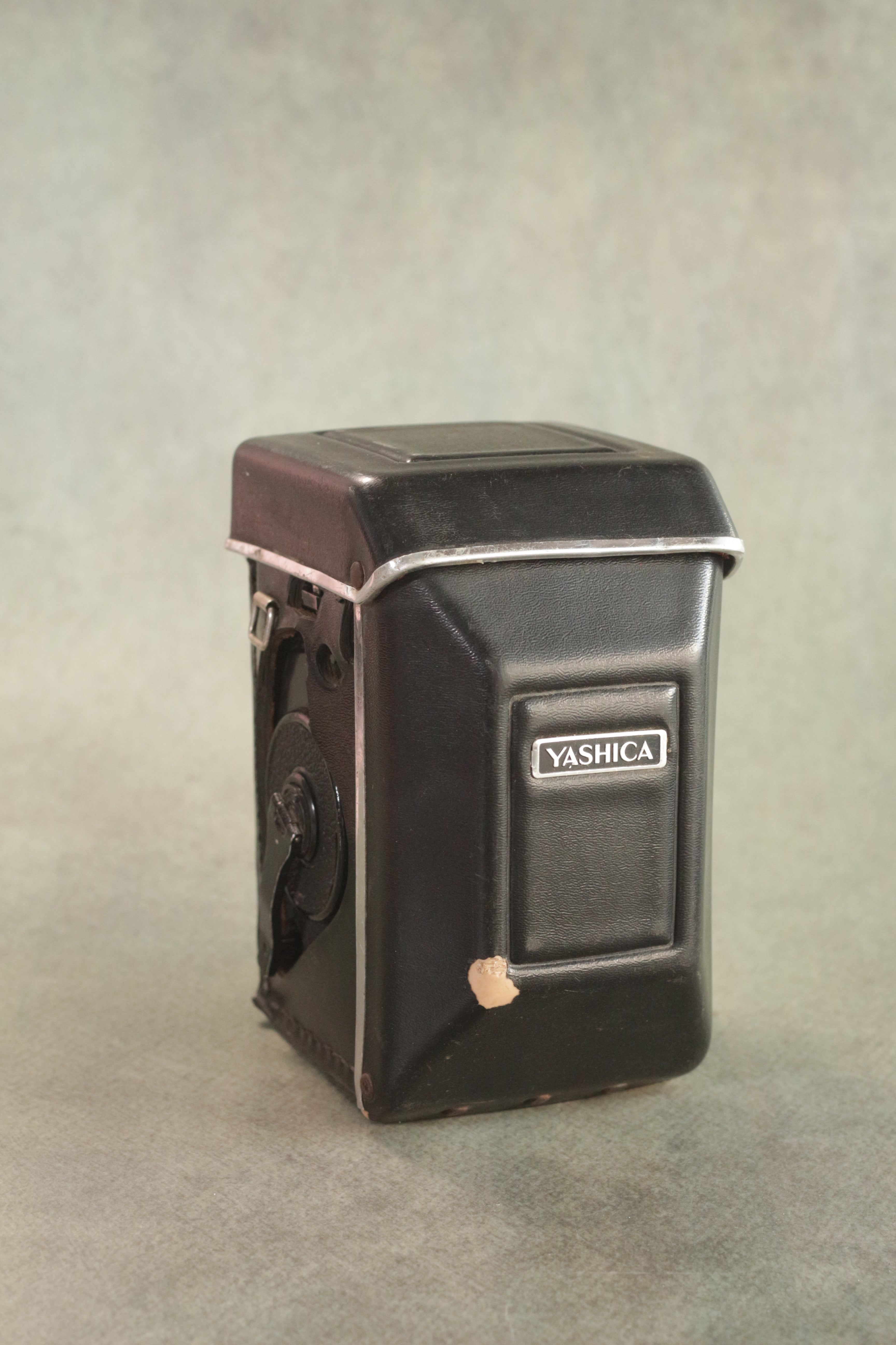 Yashica Mat-124G