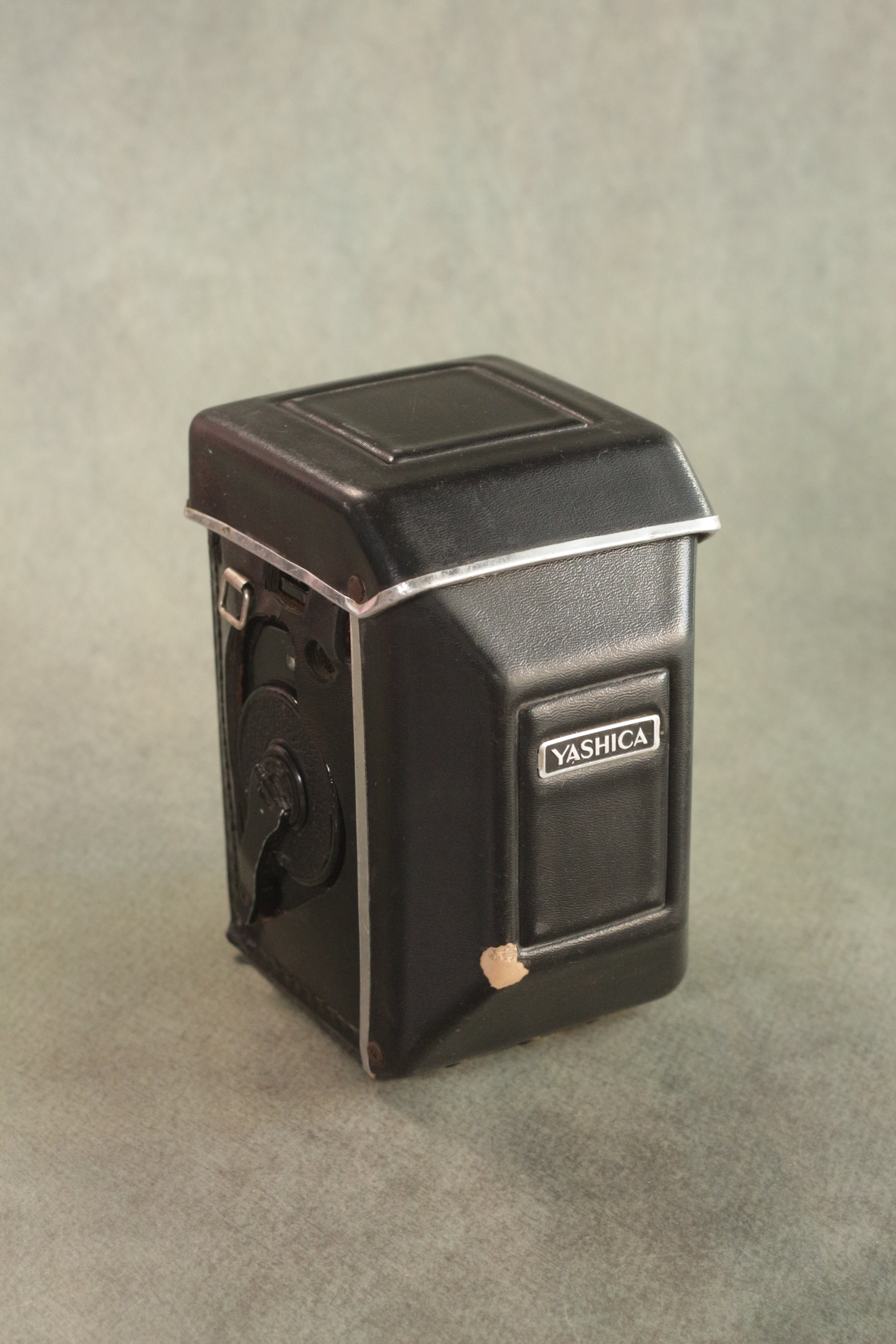 Yashica Mat-124G