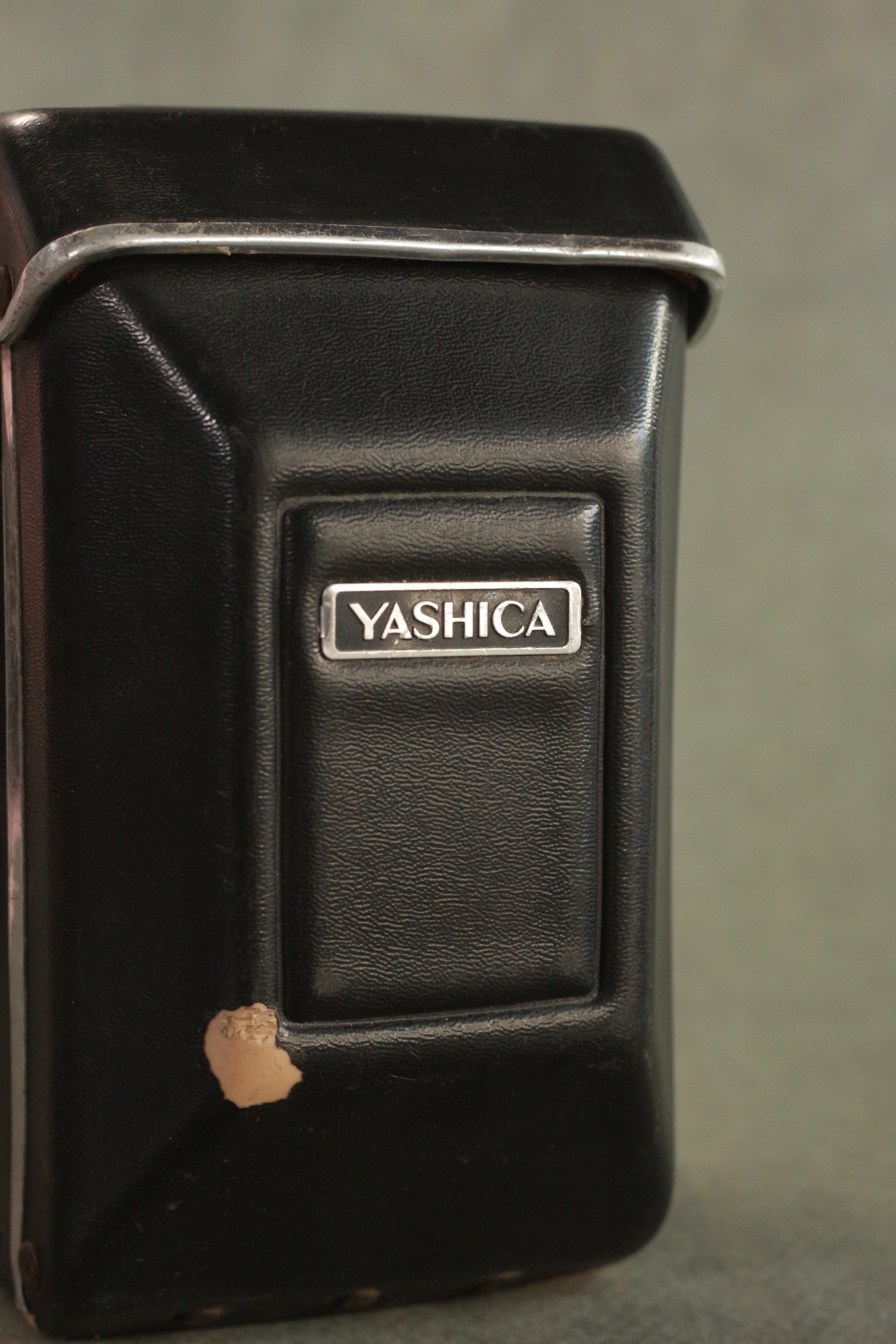 Yashica Mat-124G