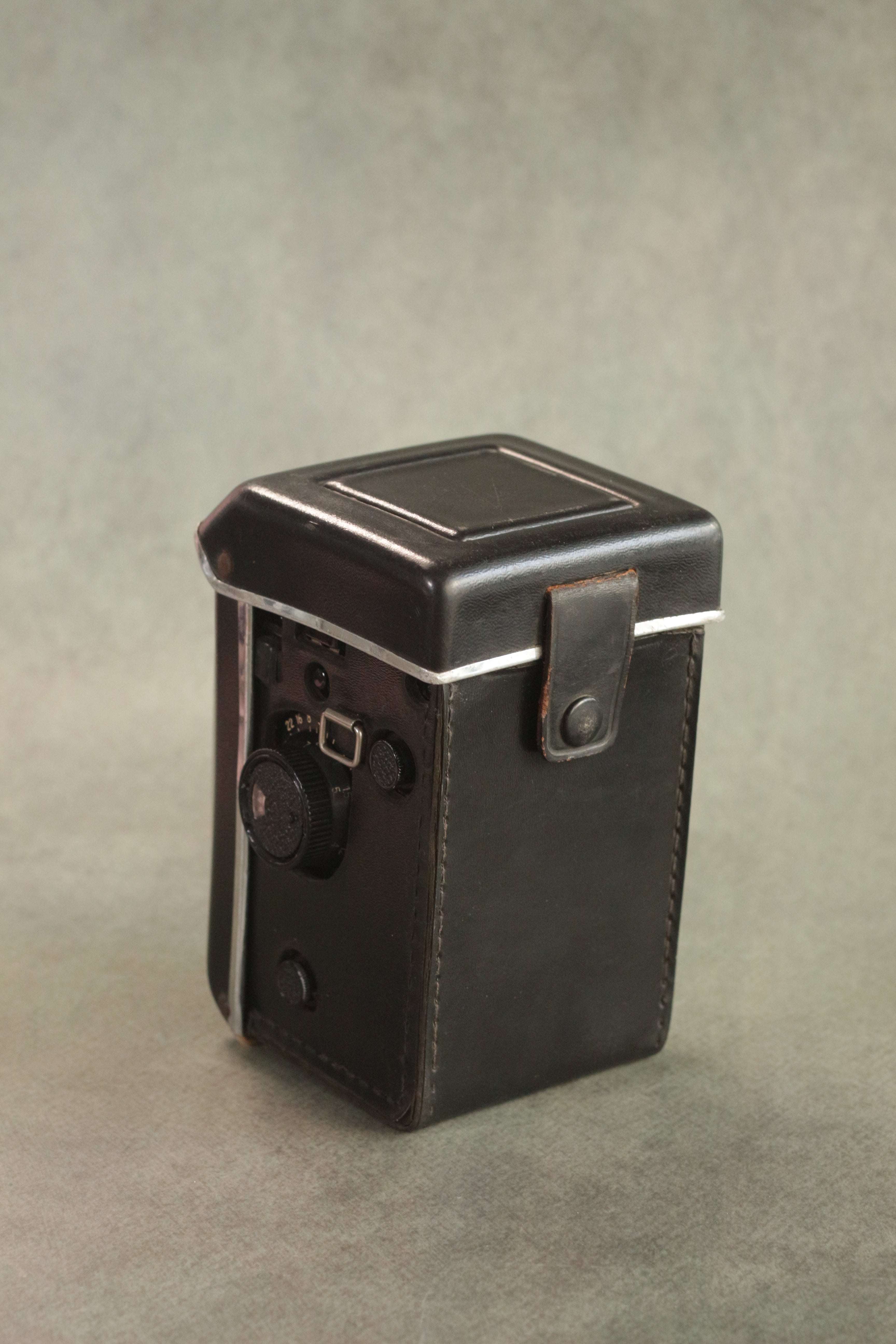 Yashica Mat-124G