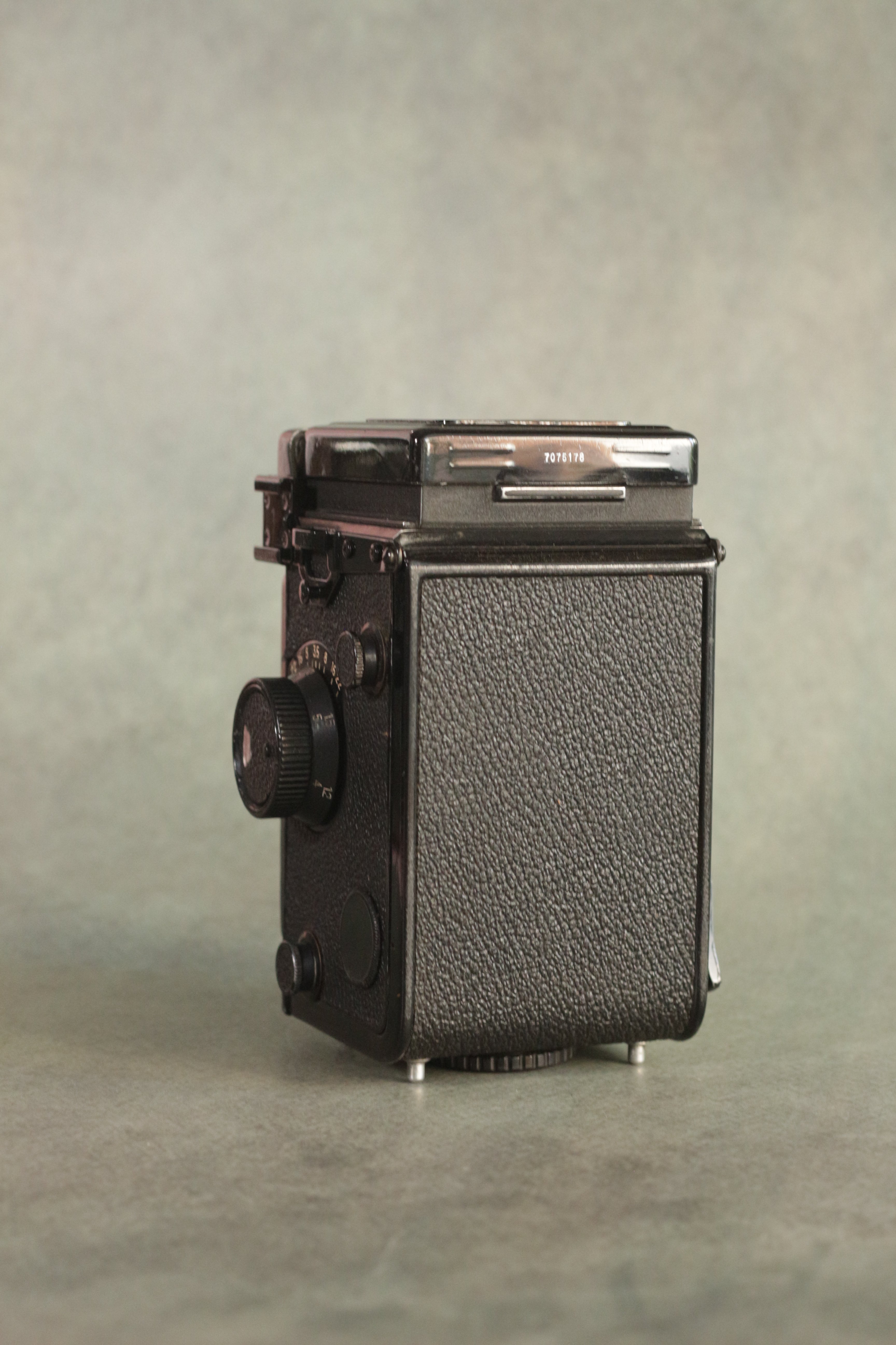 Yashica Mat-124G