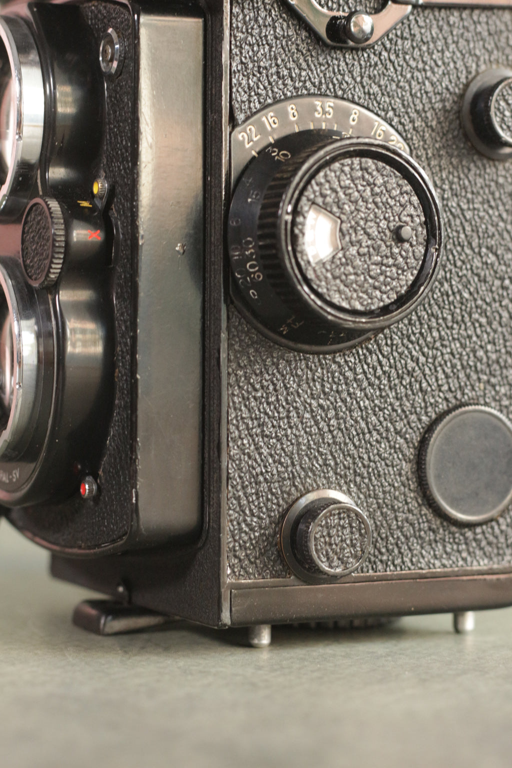 Yashica Mat-124G