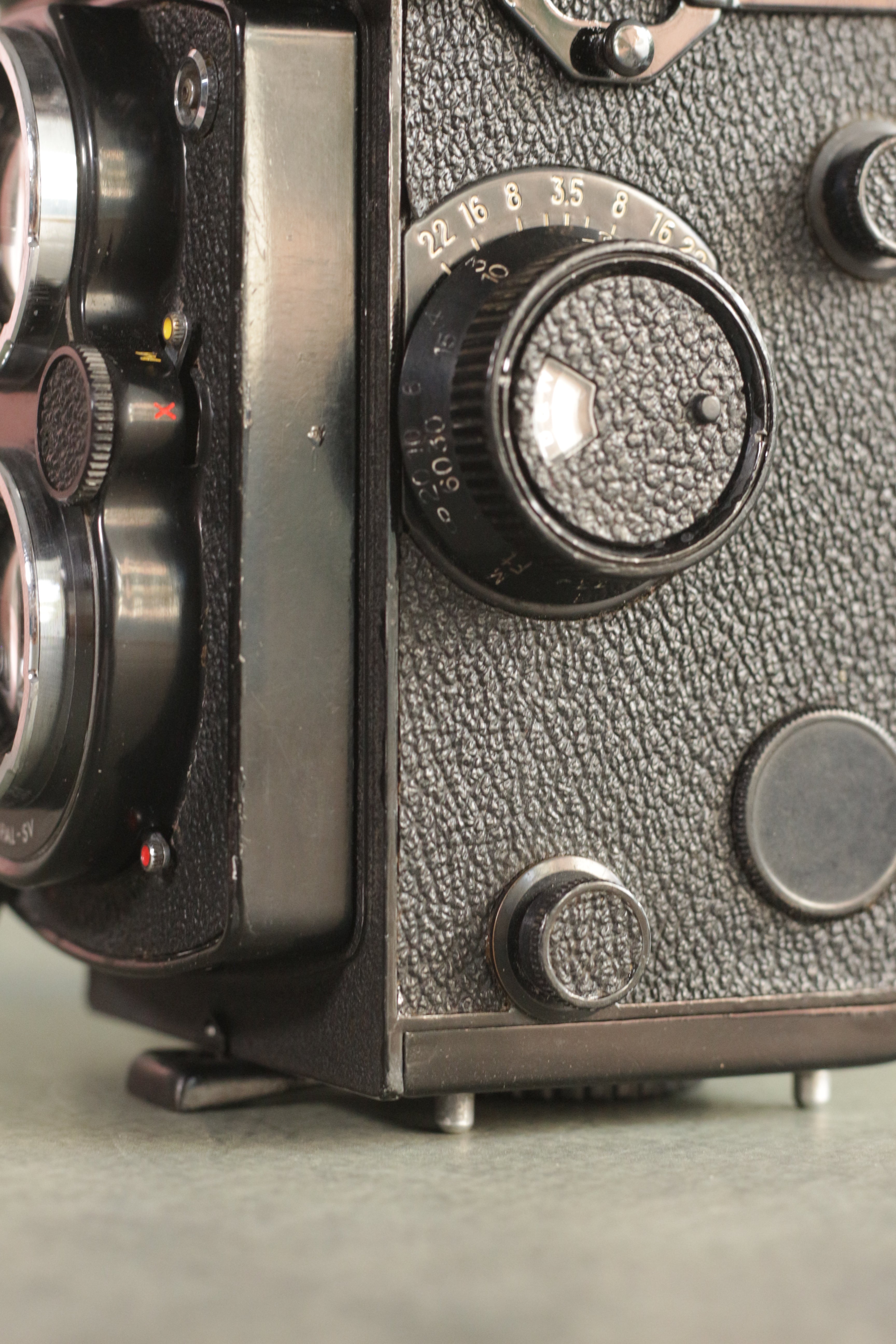 Yashica Mat-124G