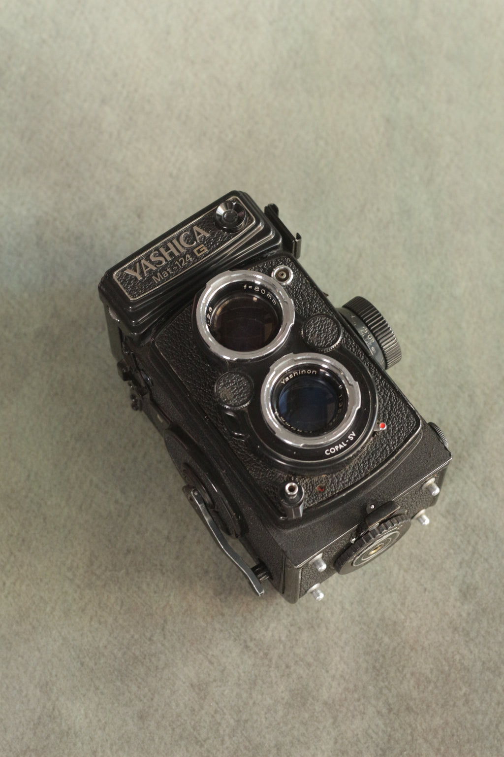 Yashica Mat-124G