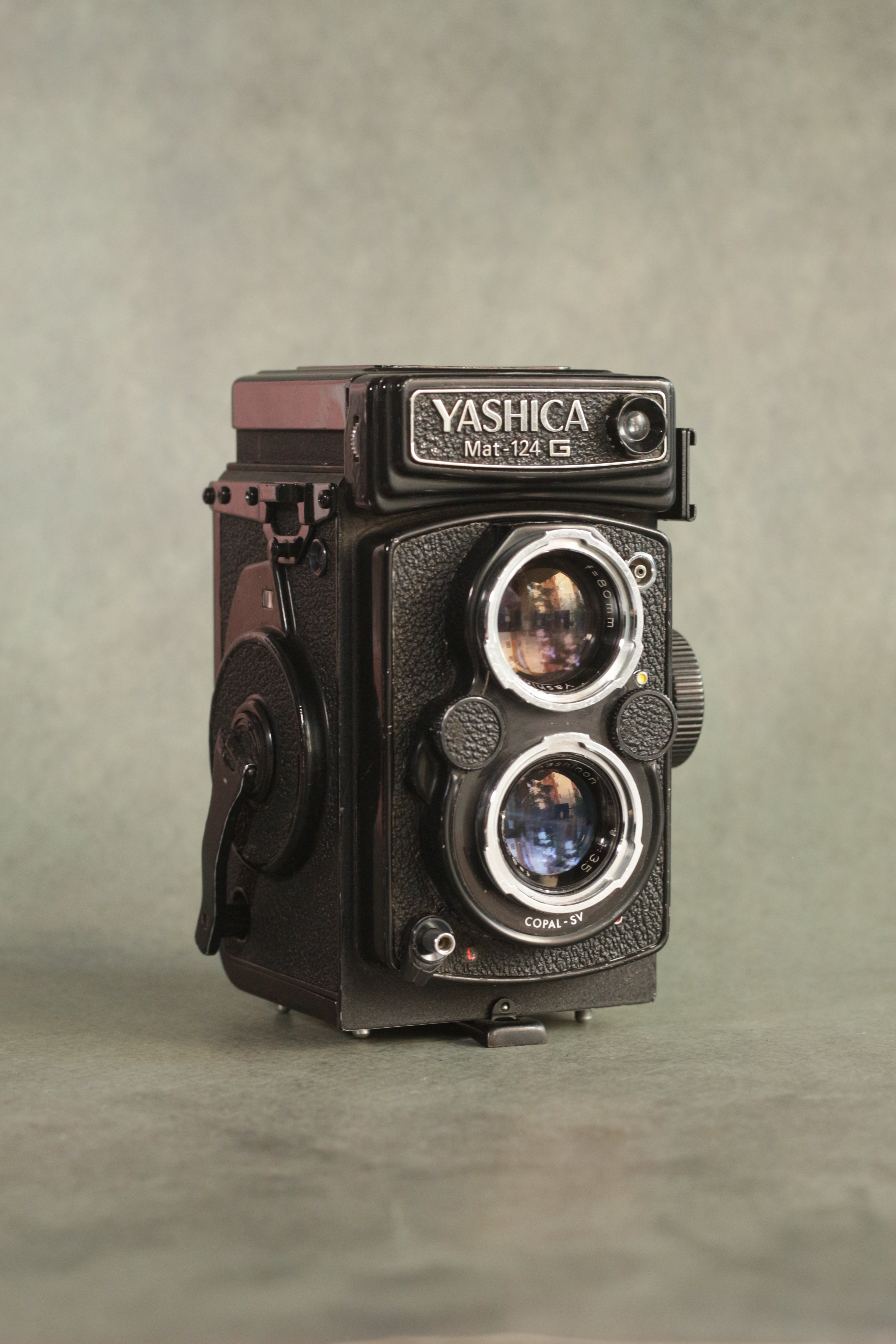 Yashica Mat-124G