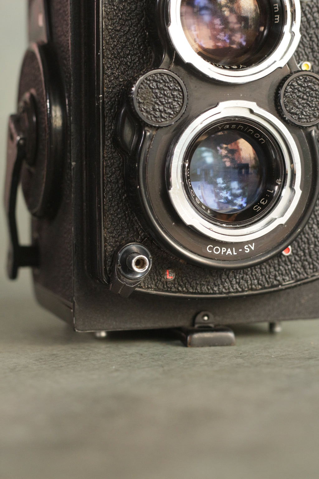 Yashica Mat-124G