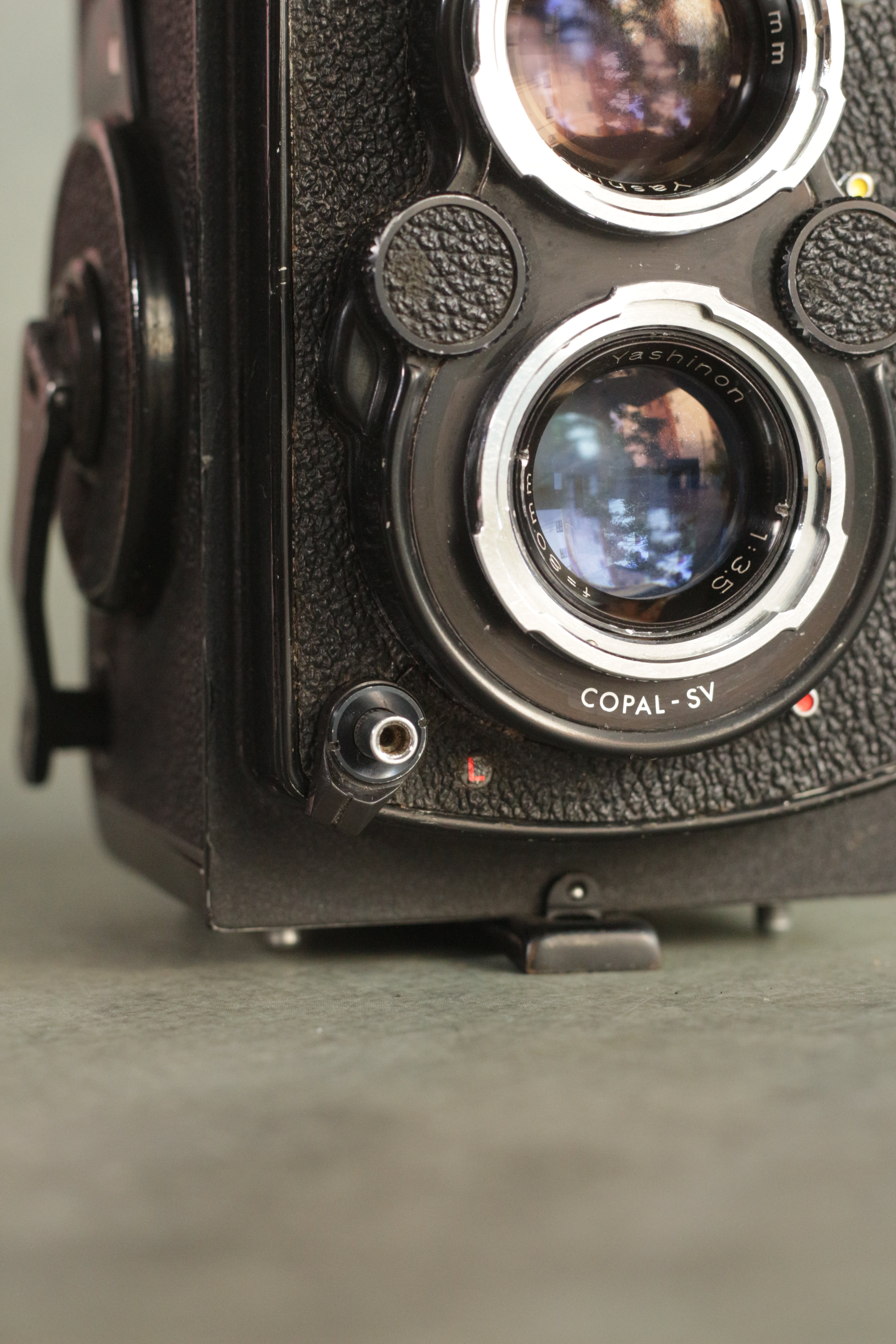 Yashica Mat-124G