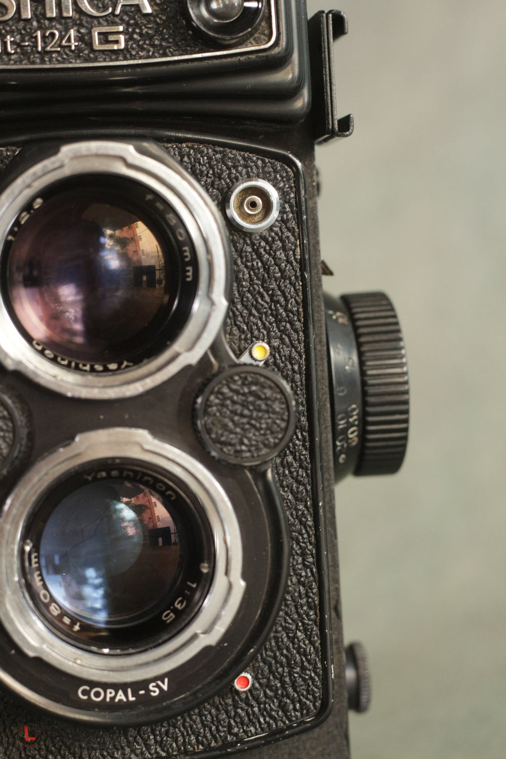 Yashica Mat-124G